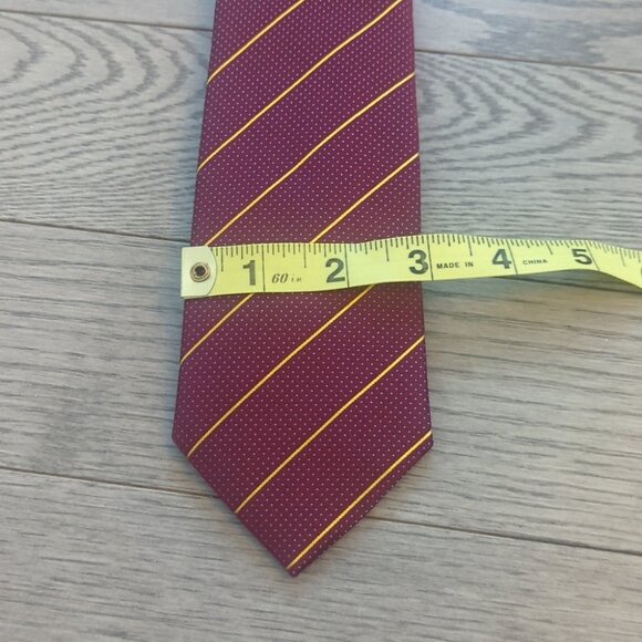 Men's Burberry Elegant Burgundy & Gold Striped Silk Tie - Like New - Picture 3 of 6